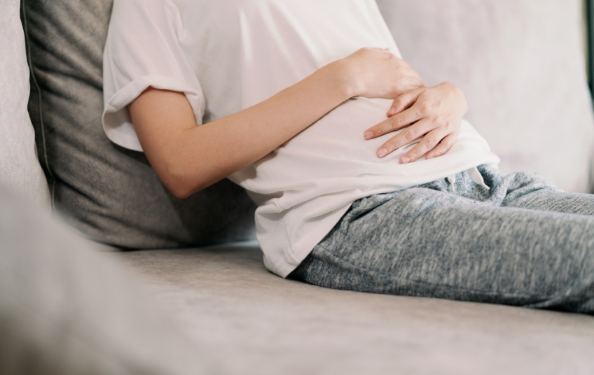 الفرق بين أعراض الحمل والكيس على المبيض