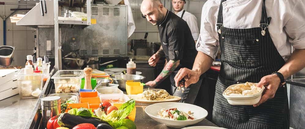 دراسة جدوى مطعم يعمل بتقنيات متطورة.. أرباح مُذهلة في انتظارك