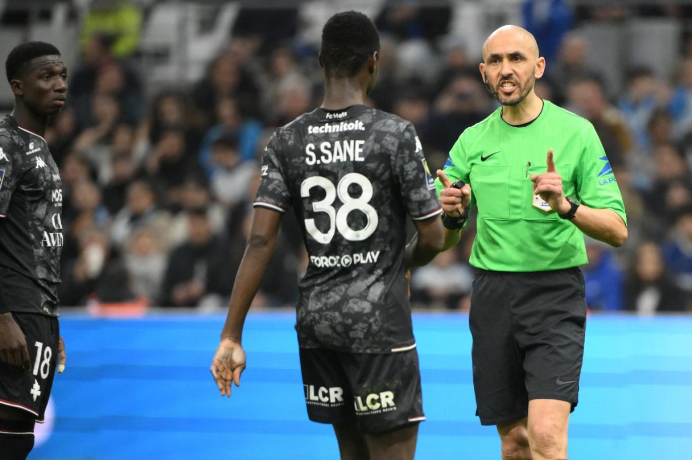 البطاقة الزرقاء... 