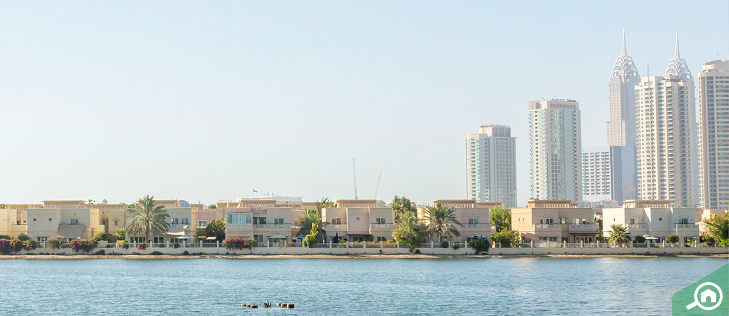 السكن في البحيرات دبي: الإيجابيات والتحديات